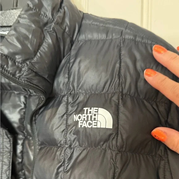 NORTH FACE 🌄 Men's Black Thermoball Puffer Jacket 🖤 (Size Medium) - Picture 5 of 17